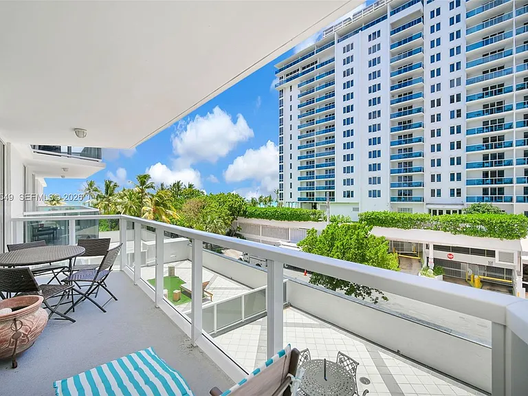 2401 Collins Ave #504 — Photo 21