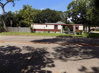 301 S Hood St, Alvin, TX 77511