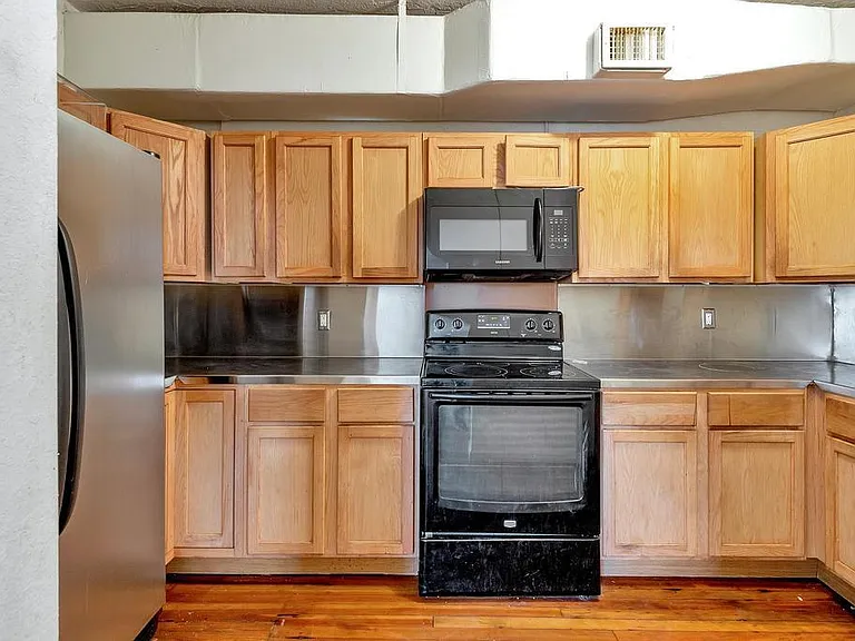 521 N Dixie Hwy — Photo 28