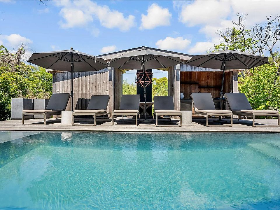 1st image of 490 Tarpon Walk