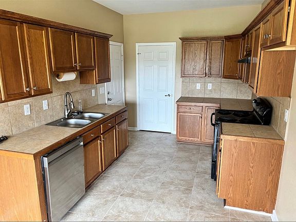 3rd image of 22905 Atchafalaya Ave