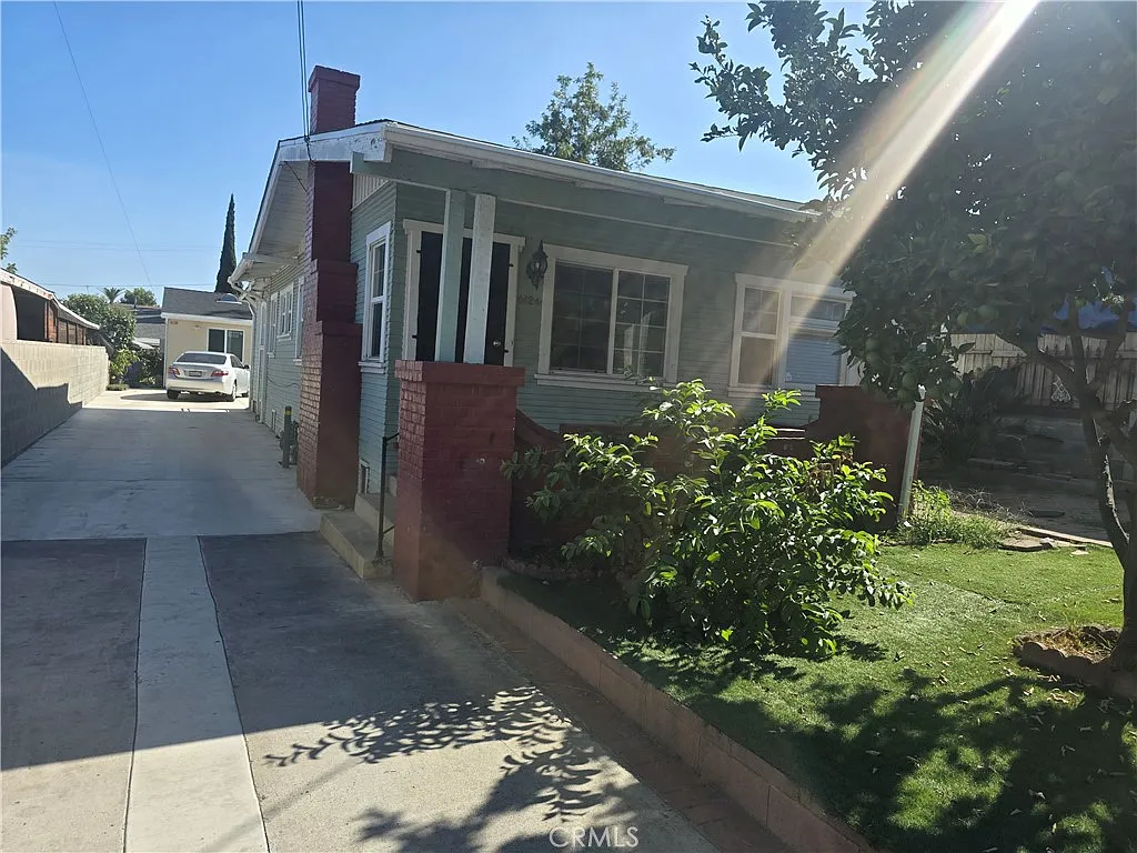 4 bed, 1056 sqft, $3,600 — Photo 1