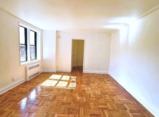 86-26 208th St #2E, Queens Village, NY 11427