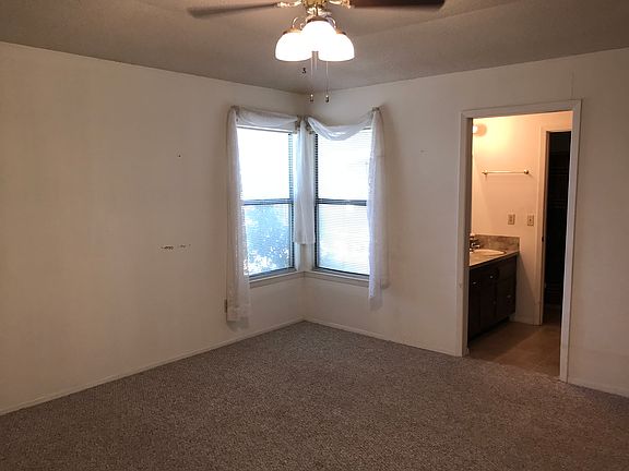 4th image of 1604 Pecos Ave