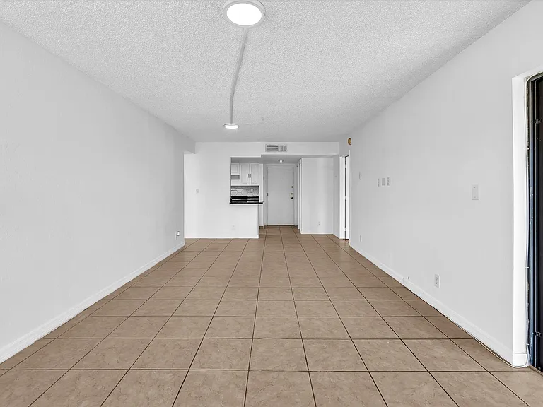 220 Lakeview Dr #210 — Photo 24