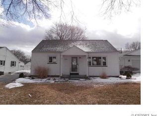 520 W Spruce St, East Rochester, NY 14445