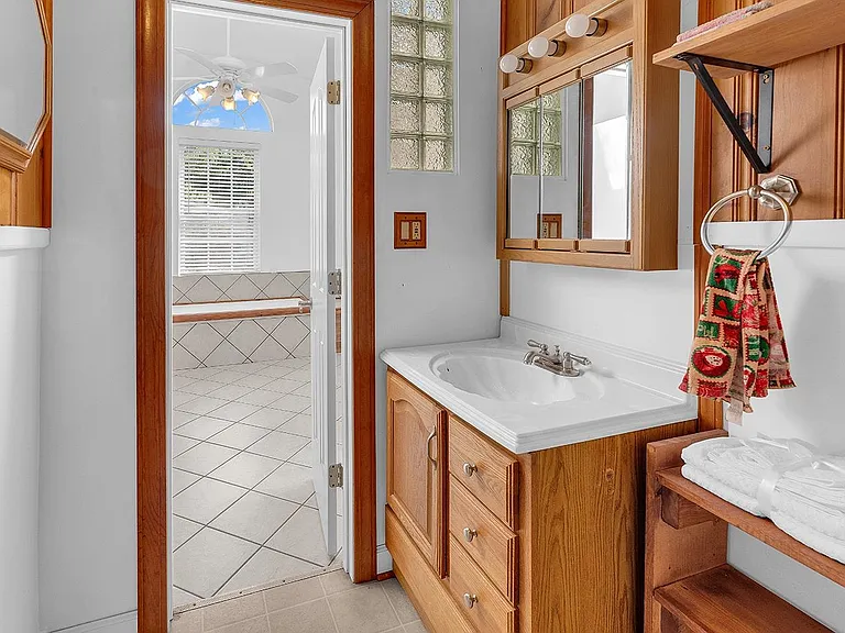 39 Gates Way — Photo 24