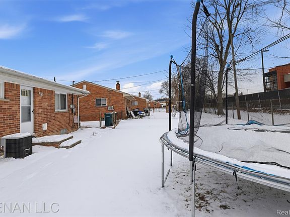 4th image of 18072 Snow Ave