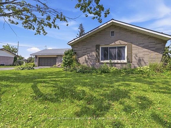 3rd image of 778 Hewitt Dr