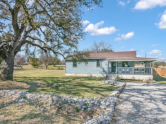 3rd image of 500 Pecan Dr
