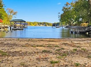 290 Blucher Cir, Lake Wylie, SC 29710