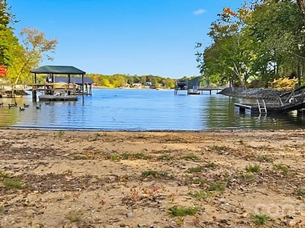 290 Blucher Cir, Lake Wylie, SC 29710