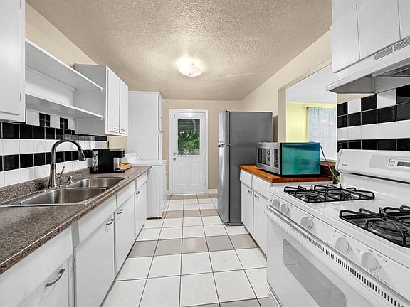 3rd image of 14022 White Heather Dr