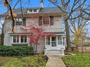 2731 Park Pl, Evanston, IL 60201