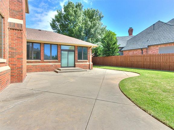 5th image of 509 Manor Hill Dr