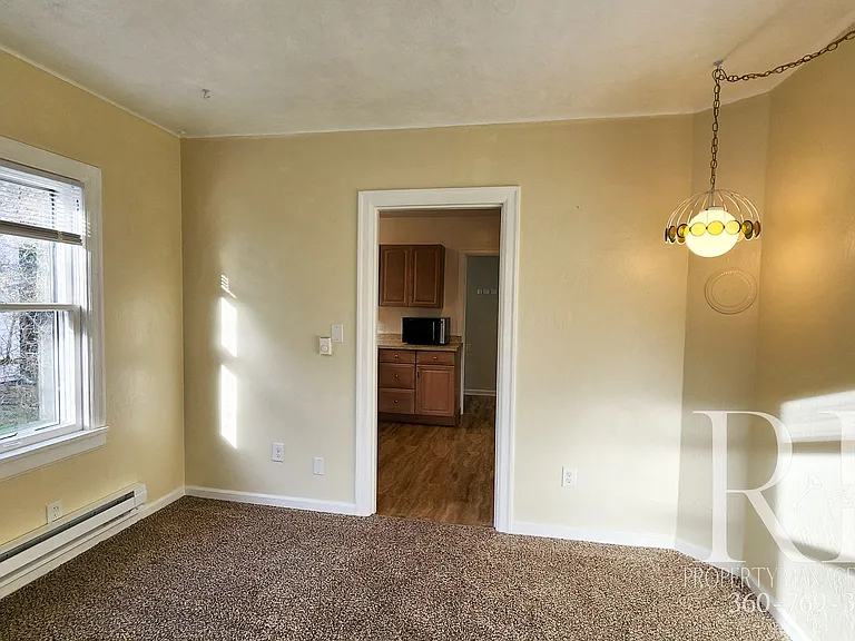 1540 N Callow Ave — Photo 4
