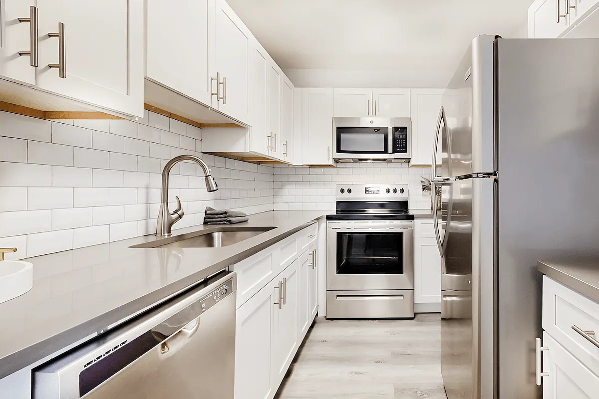 Spring Lake Cove Apartments — Photo 1