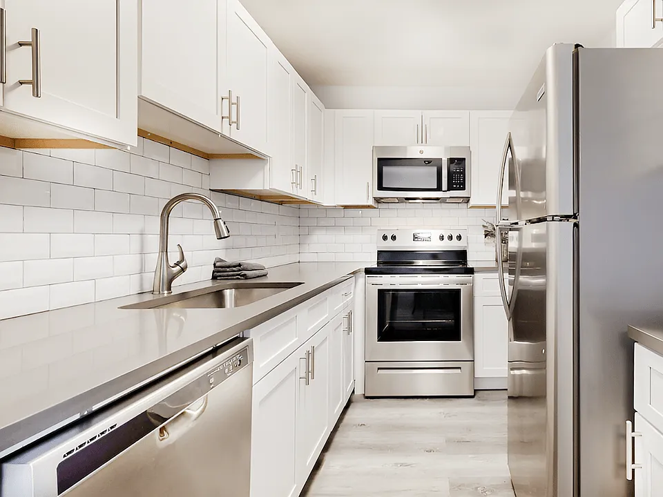 Spring Lake Cove Apartments