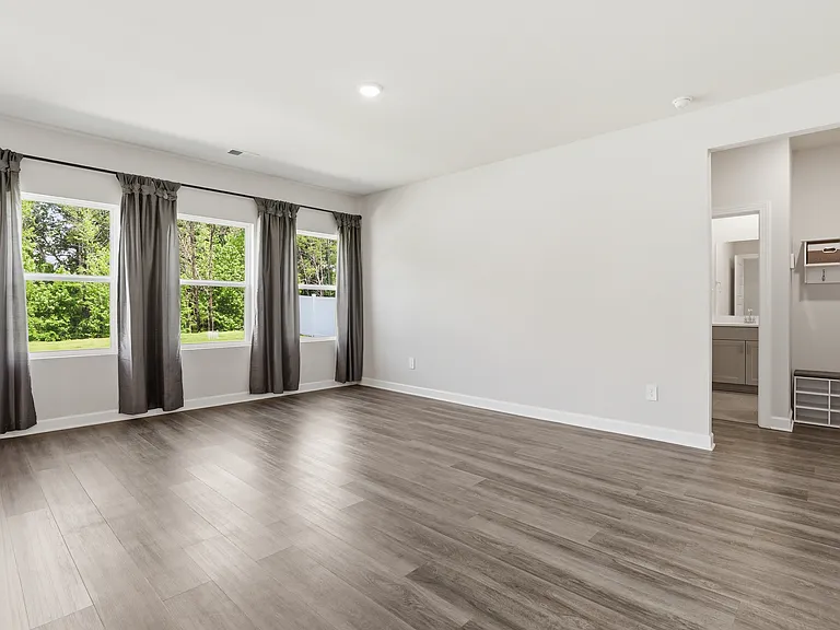 118 Martel Dr — Photo 6