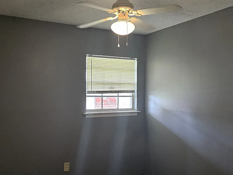 4212 Green Meadow Dr — Photo 7