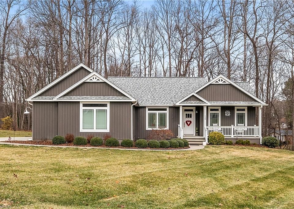 1st image of 115 Oak Dr