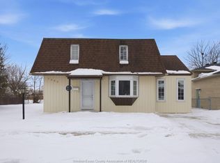 1655 Mark Ave, Windsor, ON N9B 3G5