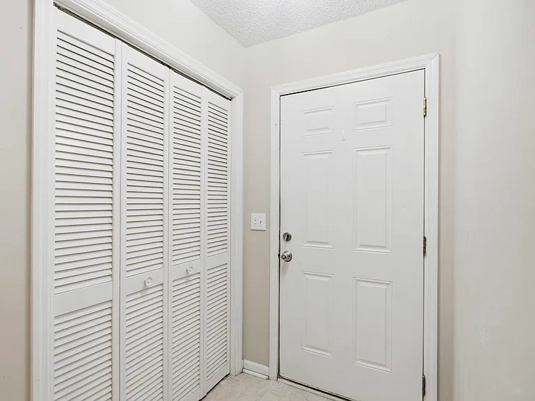 1860 Piper Dr — Photo 4