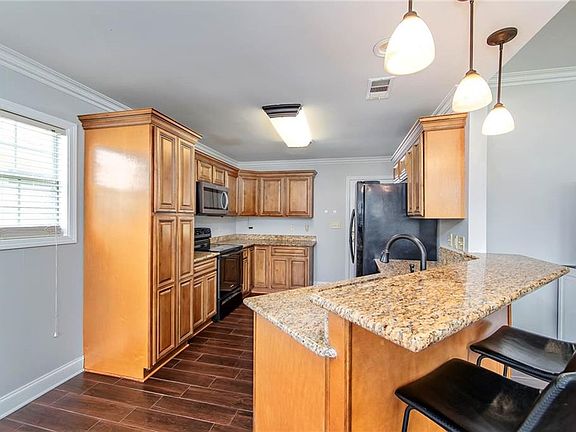 5th image of 362 Daralyn Dr