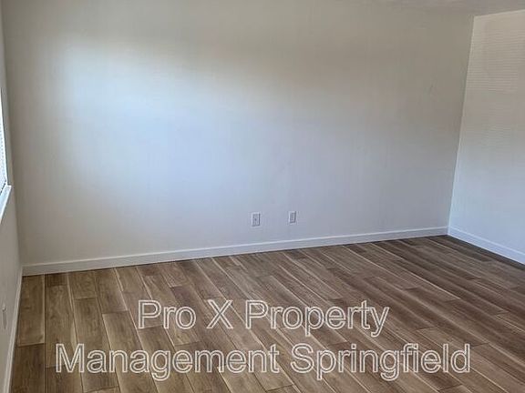 3rd image of 615 E Bain St
