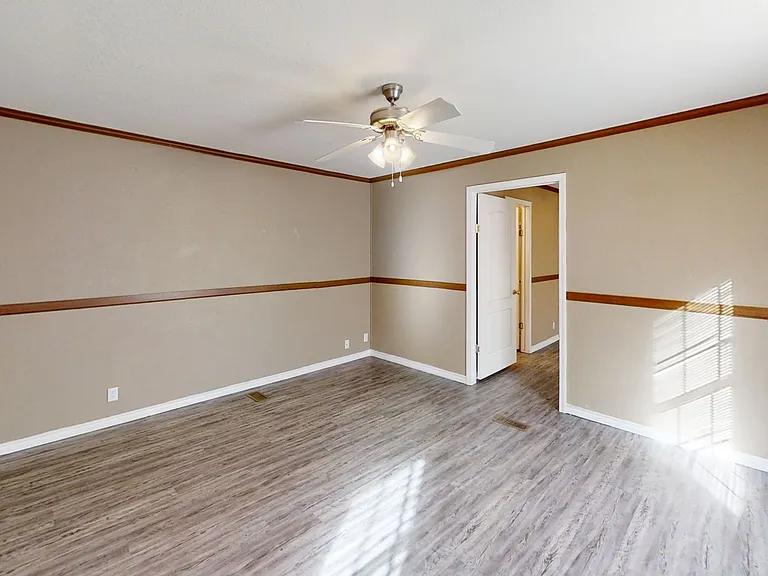 3721 Cesar Chavez Dr — Photo 8