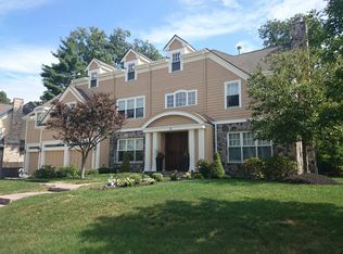 17 Kesseler Way, Newton, MA 02467