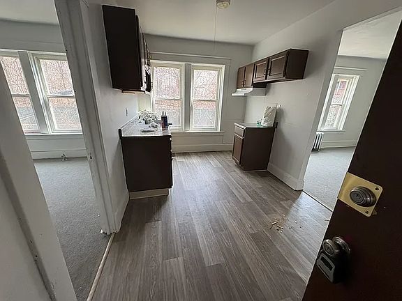 3rd image of 23 Avon Pl #26