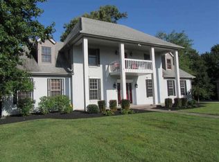 840 Lakeview Dr, Paducah, KY 42003
