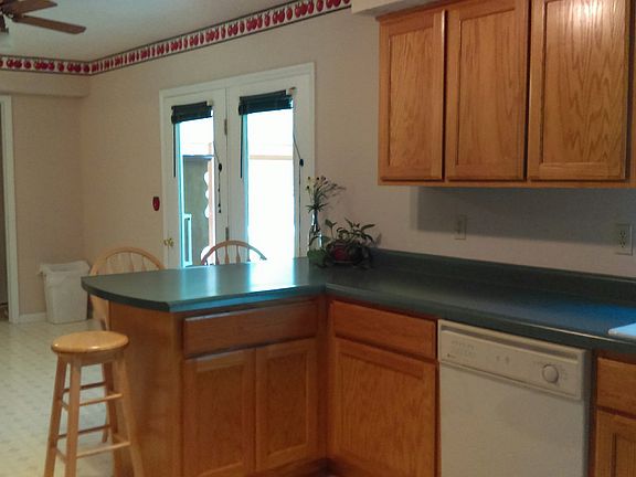 Large eat in kitchen