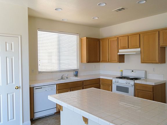 4th image of 14534 Handsdale St