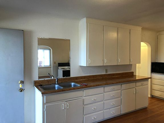 5th image of 618-2 W Viola Ave