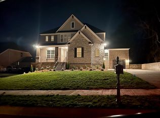 667 Concord Dr, Gallatin, TN 37066