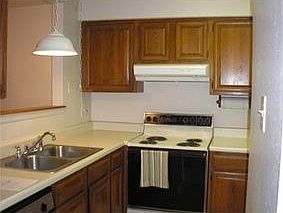 1st image of 2100 Windsor Dr APT 8