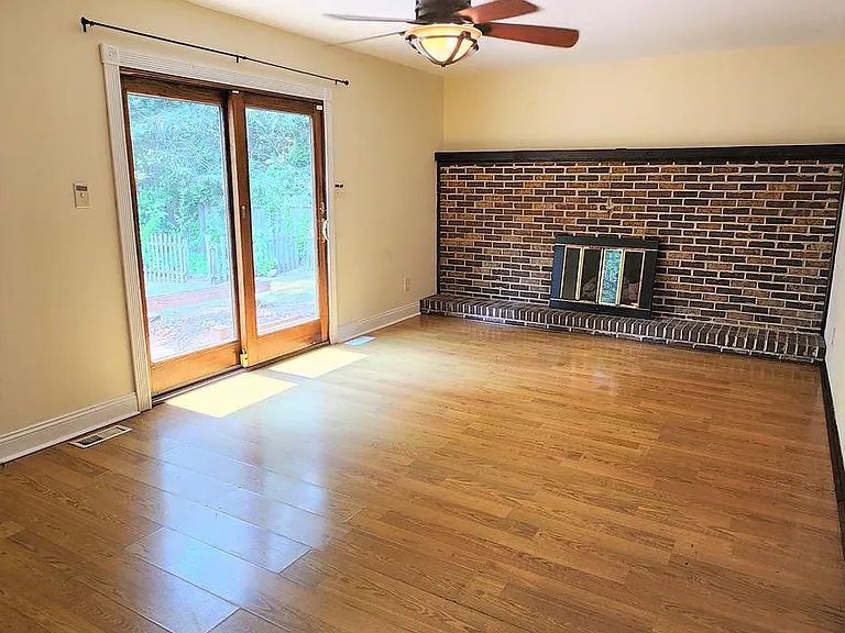 408 Deptford Rd — Photo 2