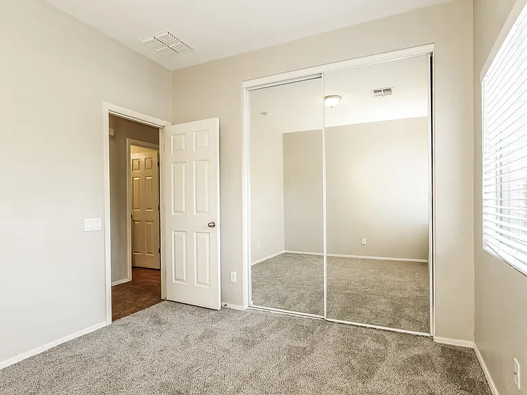 5438 W Pollack St — Photo 13