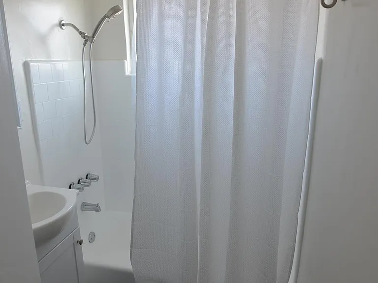4315 Lennox Blvd #13 — Photo 10