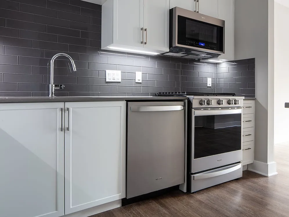 Avalon Teaneck — Photo 3