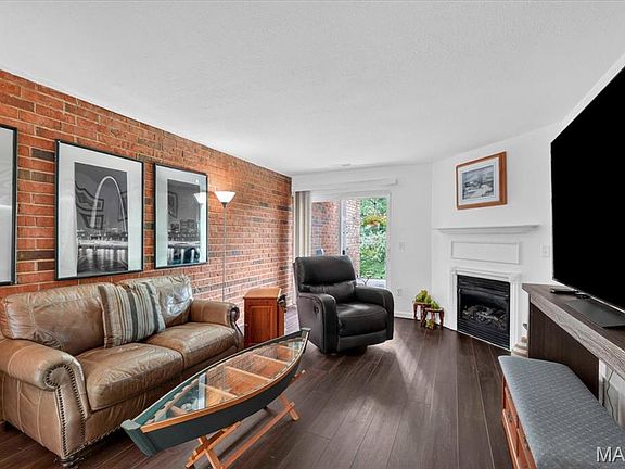 3rd image of 1920 Hunting Lake Ct APT 102