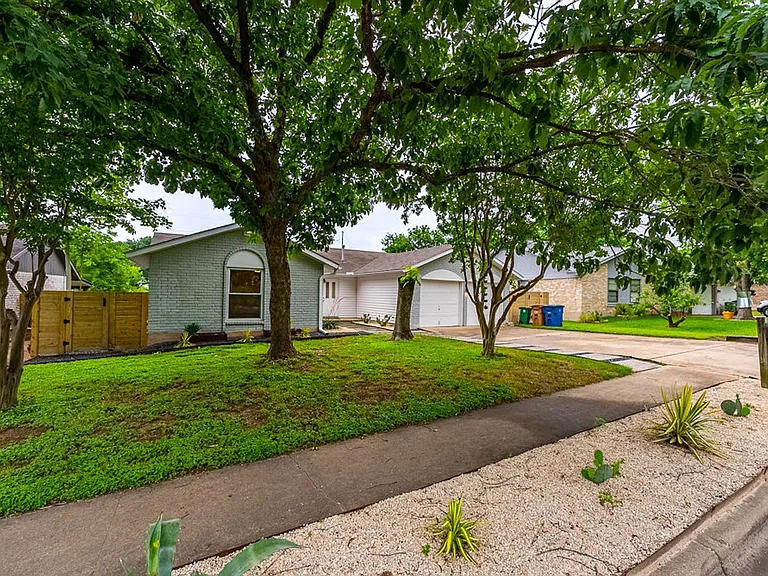 6819 Greycloud Dr — Photo 3