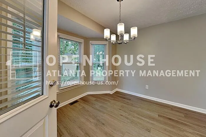 450 Sumer Ln N — Photo 18