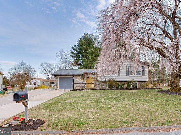 5th image of 503 Camelot Dr
