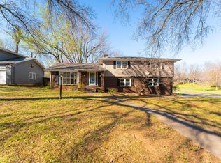 2363 E Cherryvale St, Springfield, MO 65804