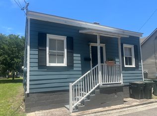 520 E Hall Ln, Savannah, GA 31401