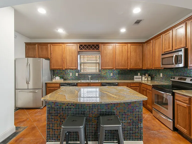 3239 S University Dr — Photo 24