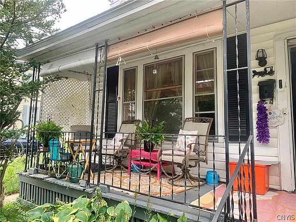 2nd image of 1002 Morris St
